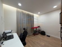 Shitet, Apartament 3+1+2, Rruga e Kavajës, Tiranë.