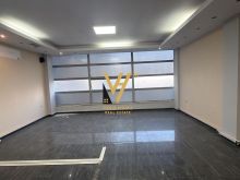 JEPET AMBIENT BIZNESI 160 M2 ME QIRA NE ASTIR 1.100 EURO