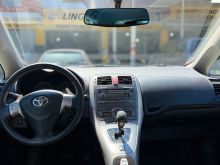 toyota auris automat