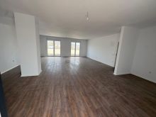 PENTHOUSE me qera me 3Dhoma Gjumi 200m2
