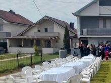 karrika tavolina japim me qera +38345/213341