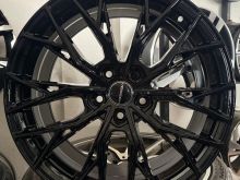 Fellne 18 inch.  Audi mercedes. Golf