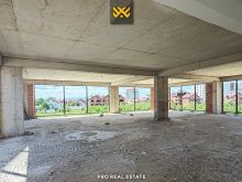 Lokal 260m² për #SHITJE në Emshir