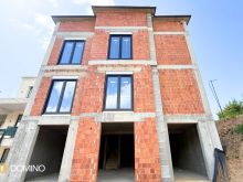 SHTËPI NË SHITJE NË ZLLATAR – 456m²