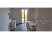 Jepet me qira apartament 2+1 në vilë 3-katëshe – 350€/muaj