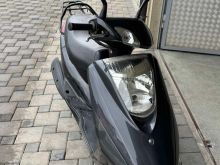 Shes Skuter Yamaha 125 cc