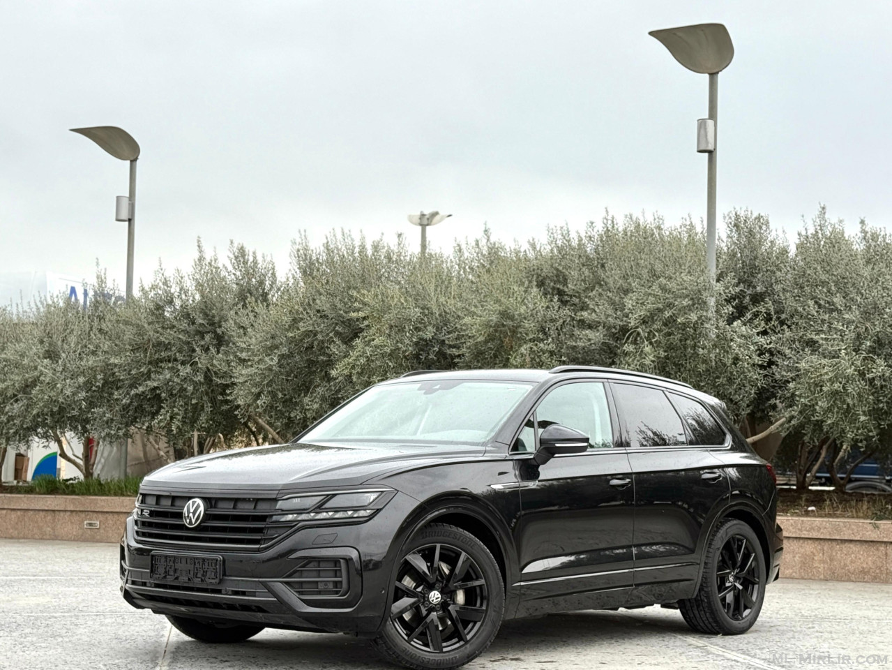 VW TOUAREG ( R-LINE )