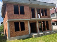Shitet Shtepia e re 260m2 ne Prizren 3 ari vend