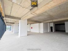 Lokal 585.95m² me #QIRA në Lakrishtë