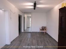 Zyre me QIRA – 3 hapësira pune – Qendër