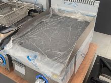 Pllakë skare profesionale 40x60 me gaz.