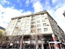 Shitet banesa 4 dhomëshe 129m2, kati i 5-të në Qendër
