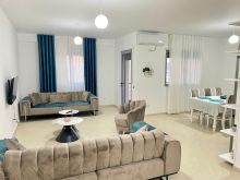JEPET ME QERA DITORE APARTAMENT NE LUNGOMARE