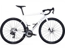 2026 BMC Teammachine SLR 01 THREE Road Bike (KINGCYCLESPORT)
