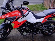 Suzuki V-STROM 1050 XT model viti 2022 i verdhe