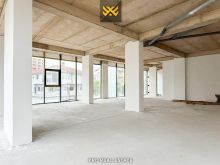 Lokal 213m² për #SHITJE në Veternik