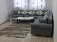 Banes me qera në Fushë Kosovë