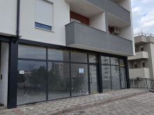 Shitet Lokali Skenderar  super Lokacion 