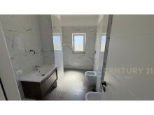 SHITET APARTAMENT 2+1+2T+POST PARKIMI,PRANE HOTEL FLOWER!