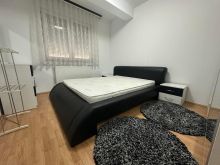 Banesë në shitje në lagjen Mati 1