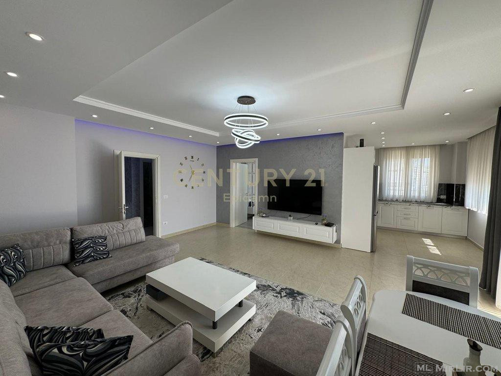 +355682429333apartament 2+1 tek Rruga e Re e Portit