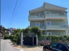 🏡 Vilë 3-katëshe për shitje në zonën e Plazhit, Durrës – pë