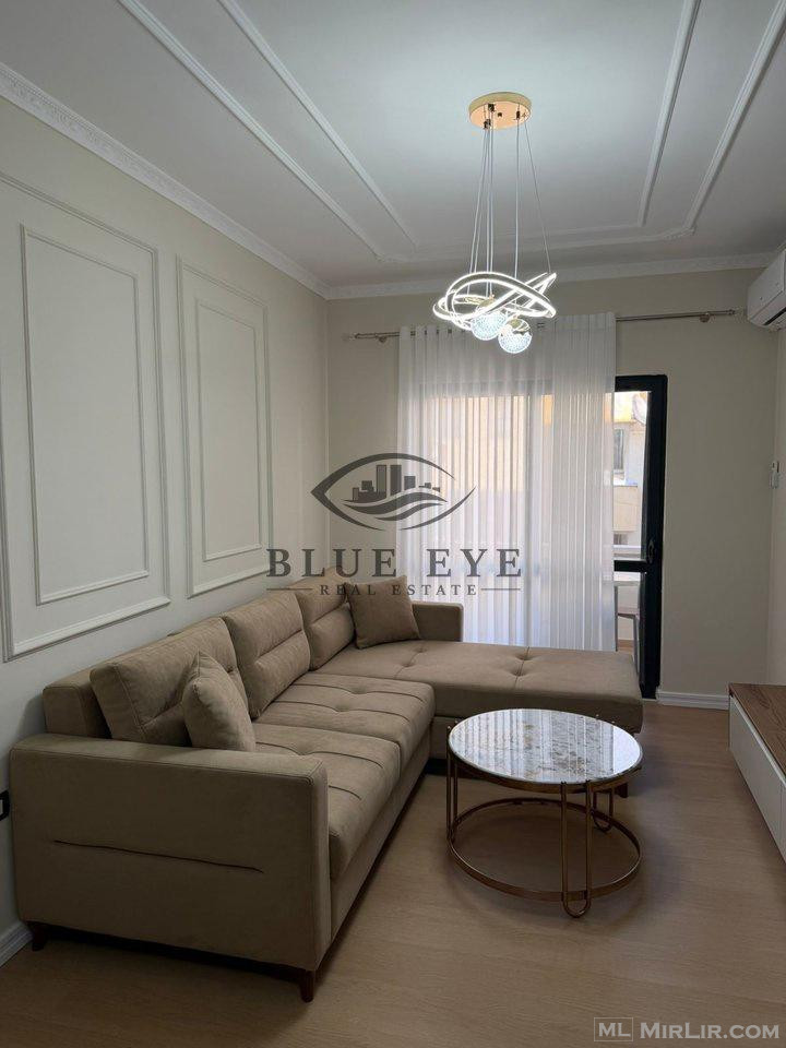 SHITET APARTAMENT 1+1 PRANË MAJESTIC,SHKEMBI I KAVAJES!