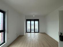 Shitet Apartament 3+1+2 – Komuna e Parisit, Tiranë ✨