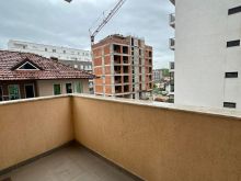 Banesë në shitje në lagjen Mati 1