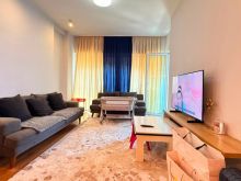 Apartament 2+1 me Qira te Komuna e Parisit, Tiranë