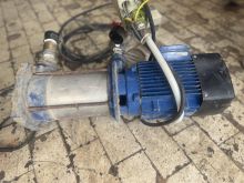 Motorr elektrik per presion te ujit
