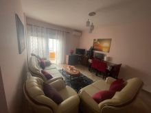 Shitet apartament 1+1