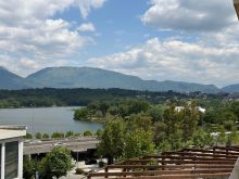 JEPET PËR QIRA, APARTAMENT 2+1+2, TEK PAVAROTI PAMJE LIQENI