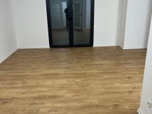 Banesë (Zyrë) me qira në Lakrishtë