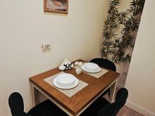 Qira ditore, qender, Tirane