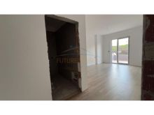 Shitet Apartament 2+1+2+Verandë, Paskuqan.