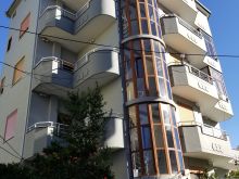 Vile 6 katëshe me garazh dhe papafingo, 730.000 Euro (Selitë