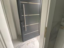 shitet hyrja 1+1 pran vila bachi