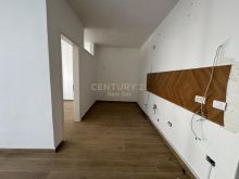 Shitet Apartament 1+1 në Spitalle – Pallat i Ri me Ashensor