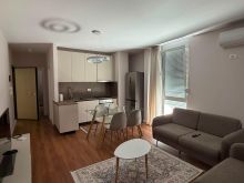🏡 APARTAMENT 2+1 ME QERA – TEK SELVIA, PRANË BUSTIT VOJO KU