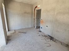 APARTAMENT NE SHITJE 1+1 TIRANA ENTRY ISH DOGANA