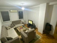 Banese me qera afer Hotel Sirus