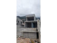 Vilë 3 kateshe me pishine në shitje në Green Coast - 990,000