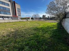 Shitet Tokë pranë Spitalit Salus, në Autostradën Tiranë – Du