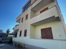 SHTET VILE 3-KATESHE NE LAGJEN 13 PLAZH, DURRES
