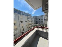 +355684394200Jepet me Qira Apartament 2+1 me Pamje Deti në P