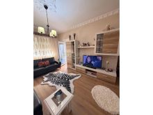 Shitet Apartament 2+1+2 / 2 Ballkone prane Pazarit te Ri
