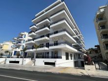 Apartament 2+1 me verandë për shitje në Sarandë