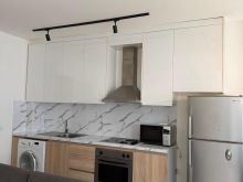 JEPET APARTAMENT ME QERA 1+1 RRUGA E BARRIKADAVE
