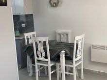 🏡 JEPET ME QERA 2+1+2 RRUGA 5 MAJI   📍 Përballë shkollës “